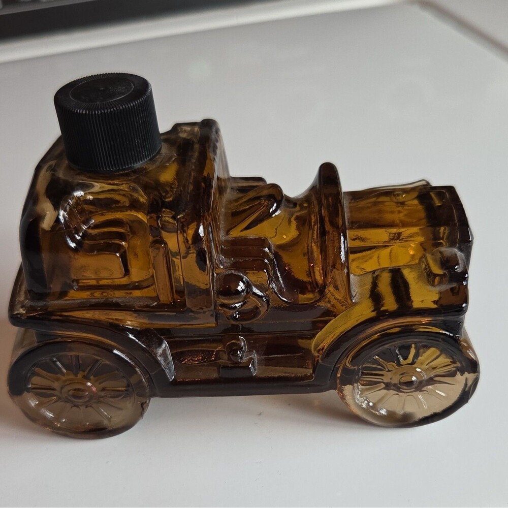 Avon Tail Winds Collectible Novelty Car-Shaped After Shave Bottle